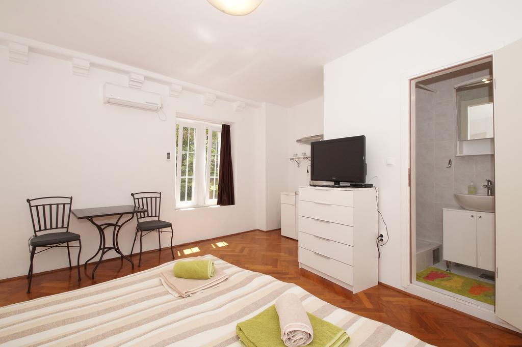 Apartment White House