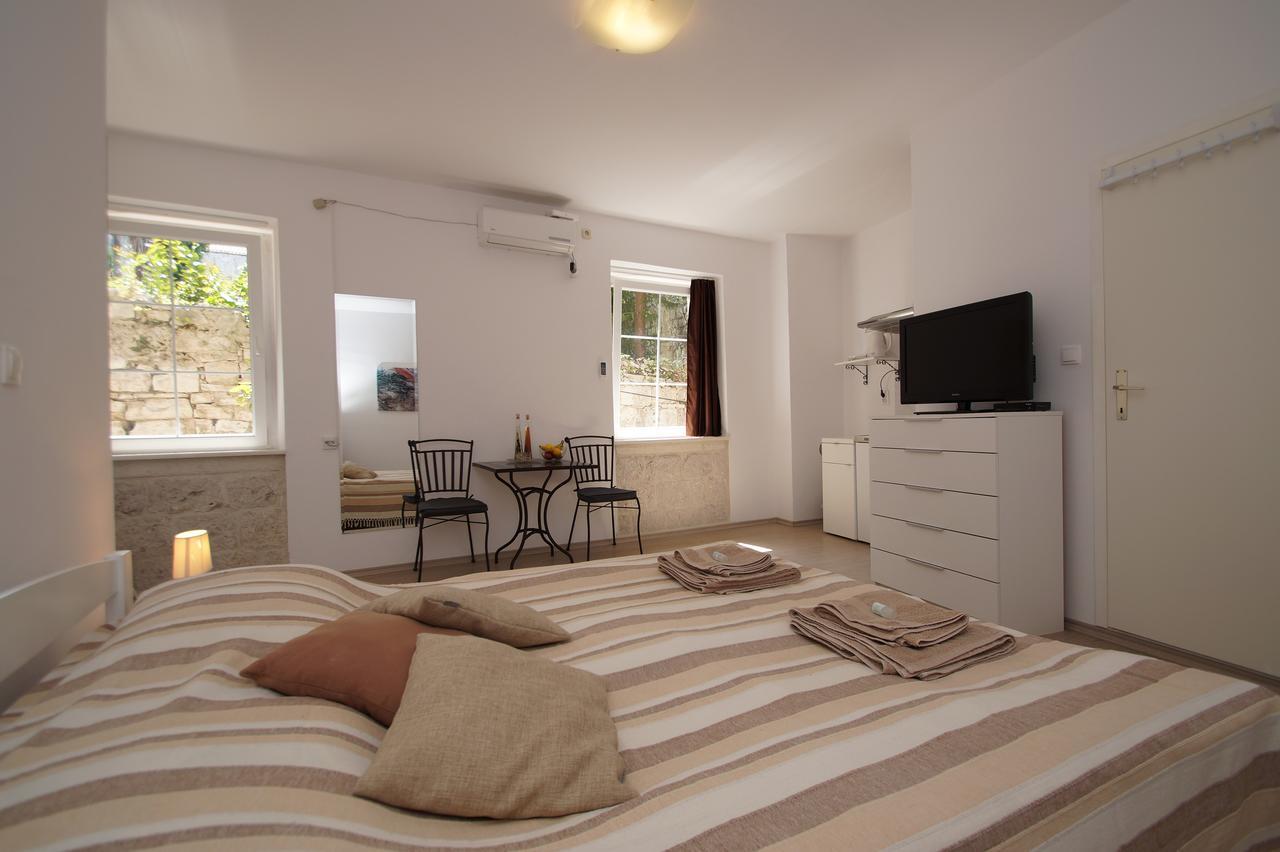 White House Apartment *